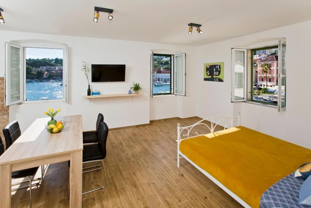 Hvar Sea View Apartment フヴァル エクステリア 写真